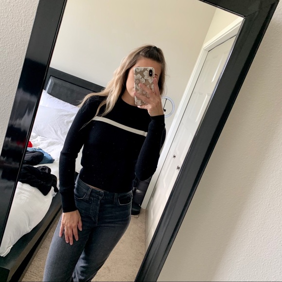 Brandy Melville Sweaters - Brandy Melville sweater